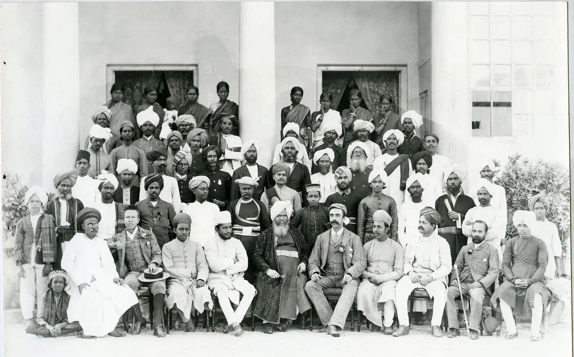 Lala Deen Dayal with his sons and staff